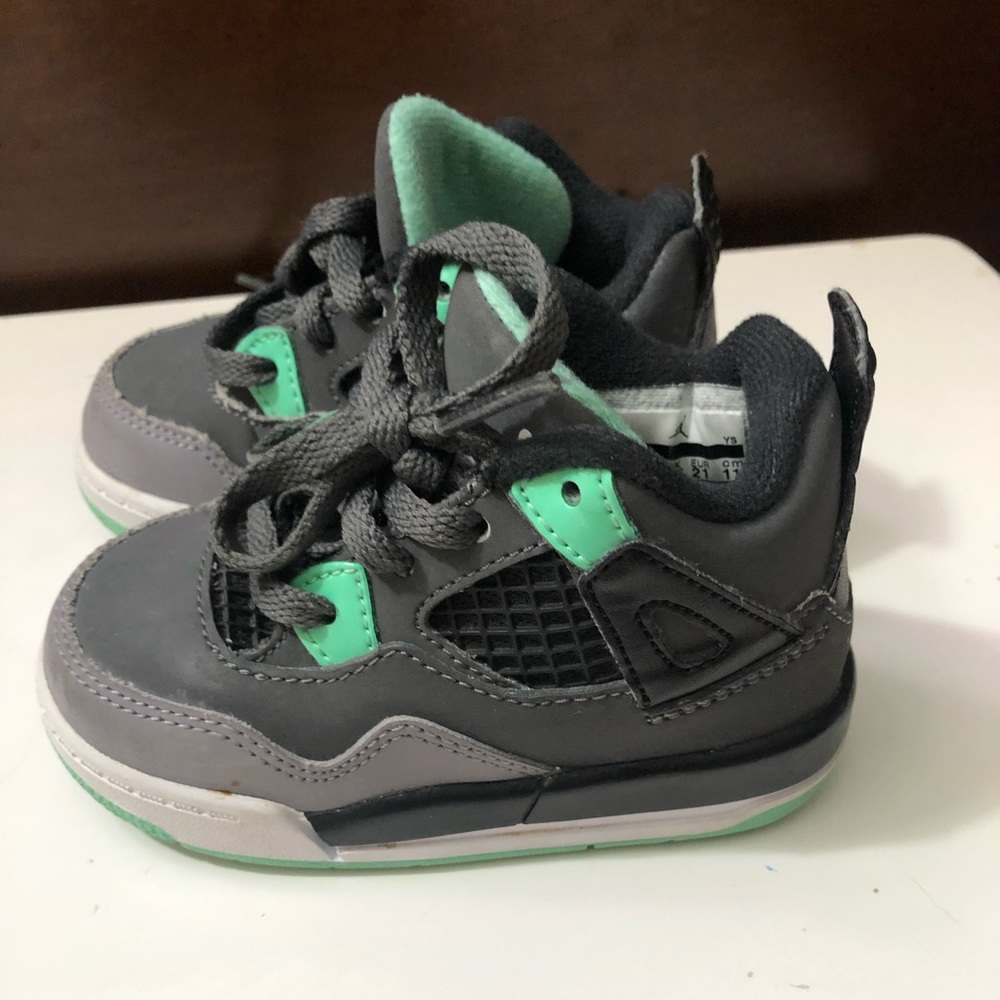 Cute toddler jordan’s !🖤